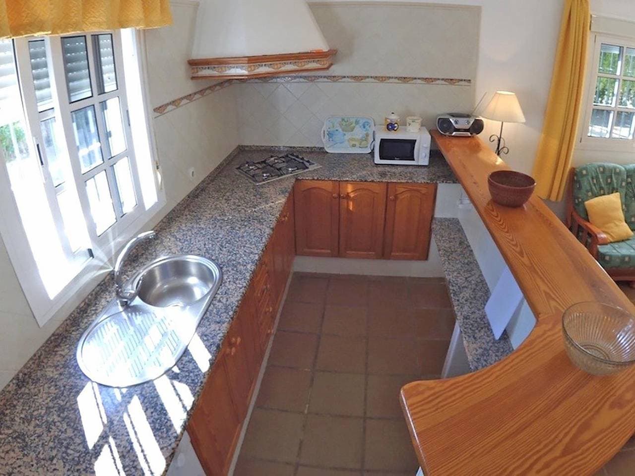 Foto 11 von 19: Ferienhaus für 4-5 Personen, nur 150m vom Strand entfernt. Ideal für Familien.