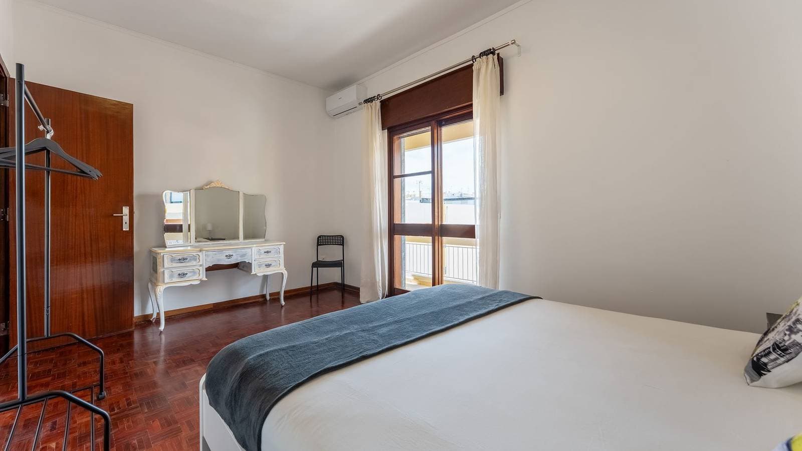 Foto 11 von 30: Ferienwohnung für 6 Personen mit Balkon