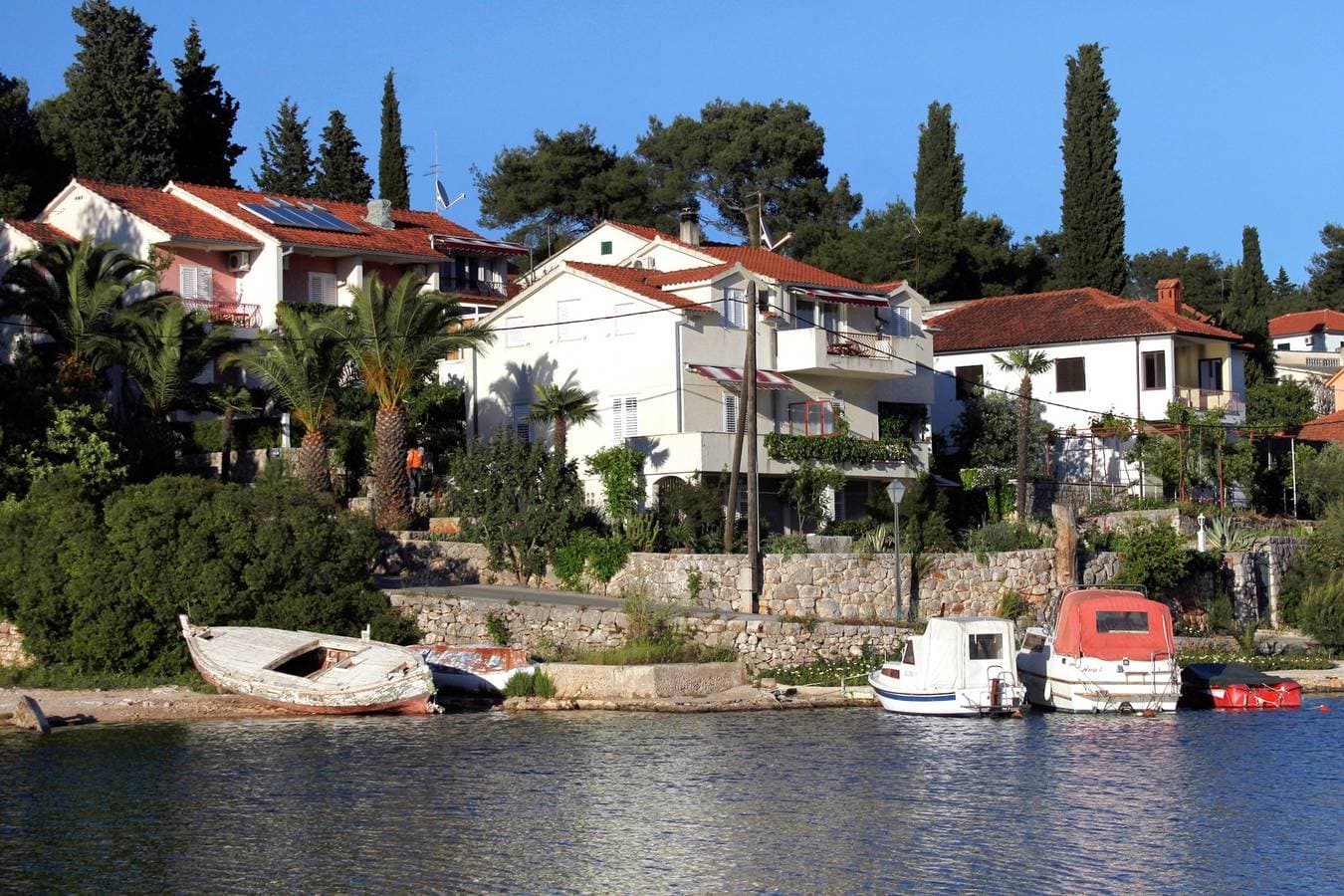 Foto 3 von 38: 2-Zimmer-Ferienwohnung mit Terrasse und Meerblick Vrboska, Hvar A-541-a
