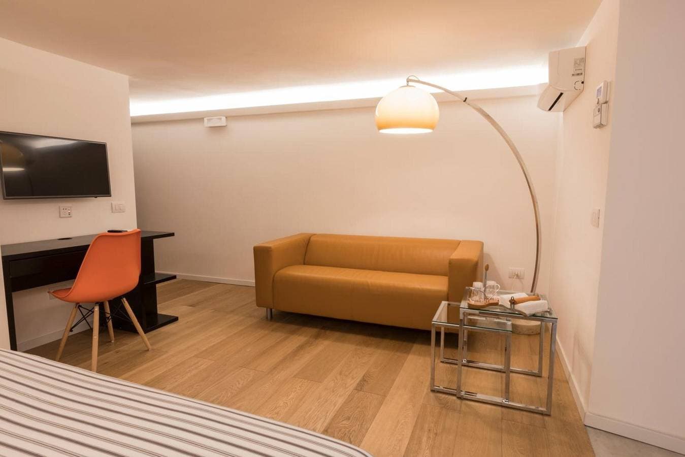 Foto 3 von 14: Apartment 'Fabrizio Ai Gradoni Di Chiaia' mit Balkon, WLAN und Klimaanlage