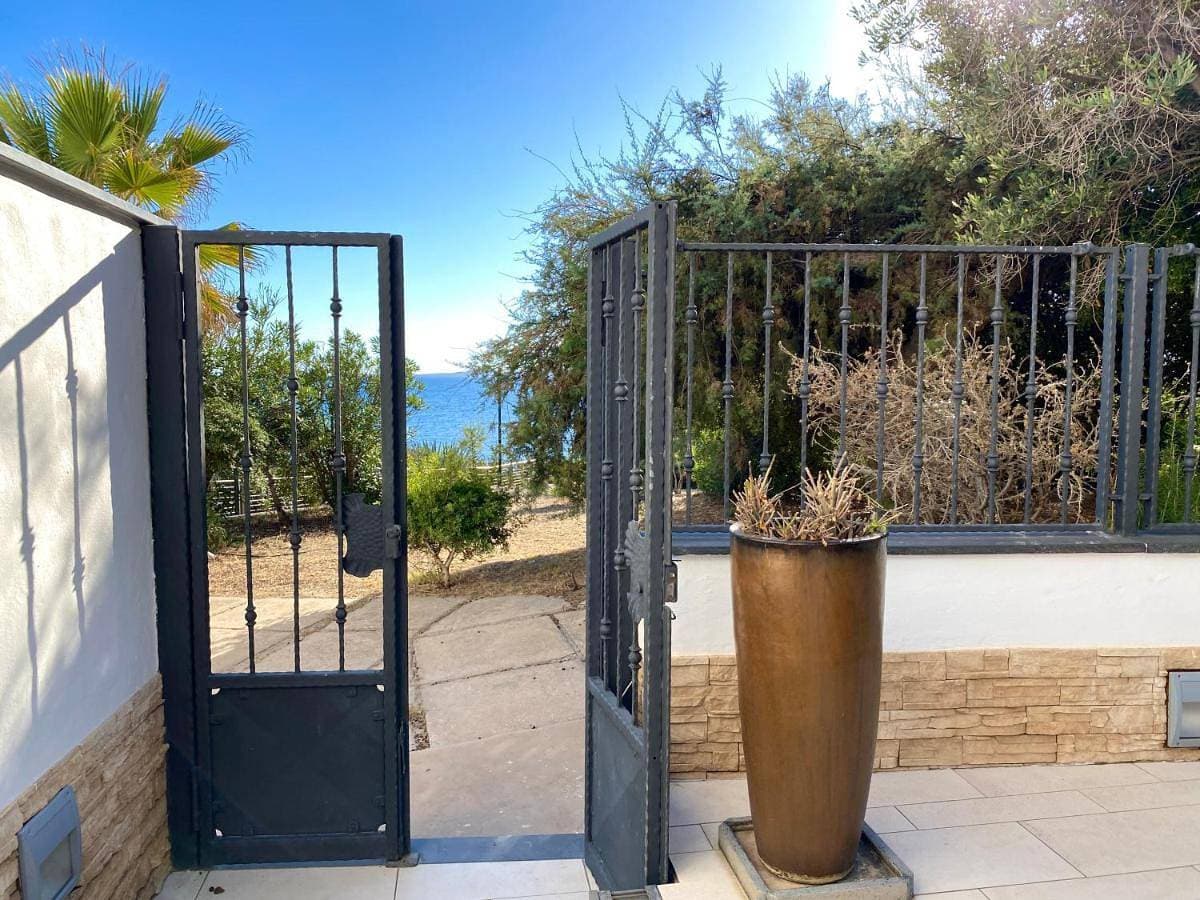 Casa Giunicchi, un gioiello fronte mare 1