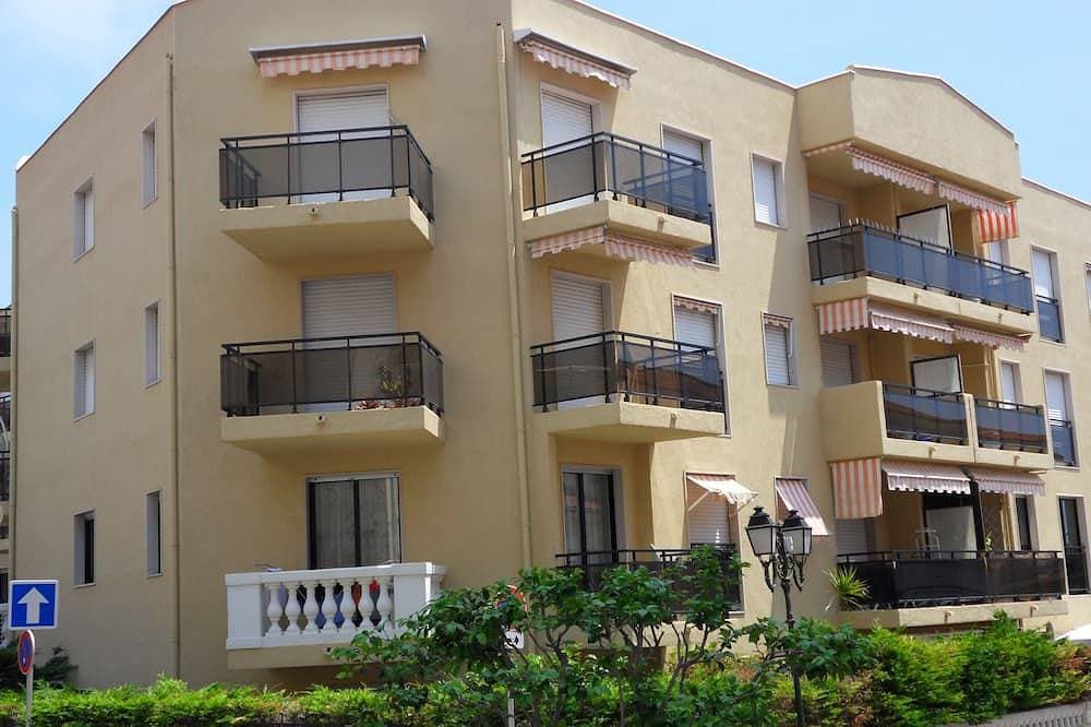 Foto 9 von 21: Zentrale Zweizimmerwohnung, 2 große Balkone, 100 m vom Strand entfernt, Parkplatz, Tennis