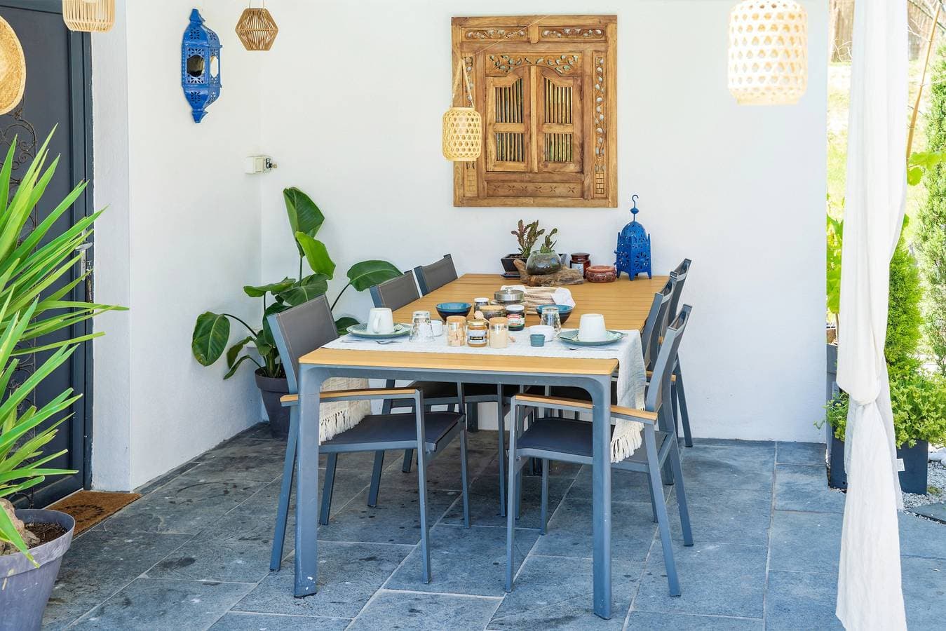 Foto 13 von 23: Gästezimmer Villa Menta – Pool und Parkplatz – Zimmer