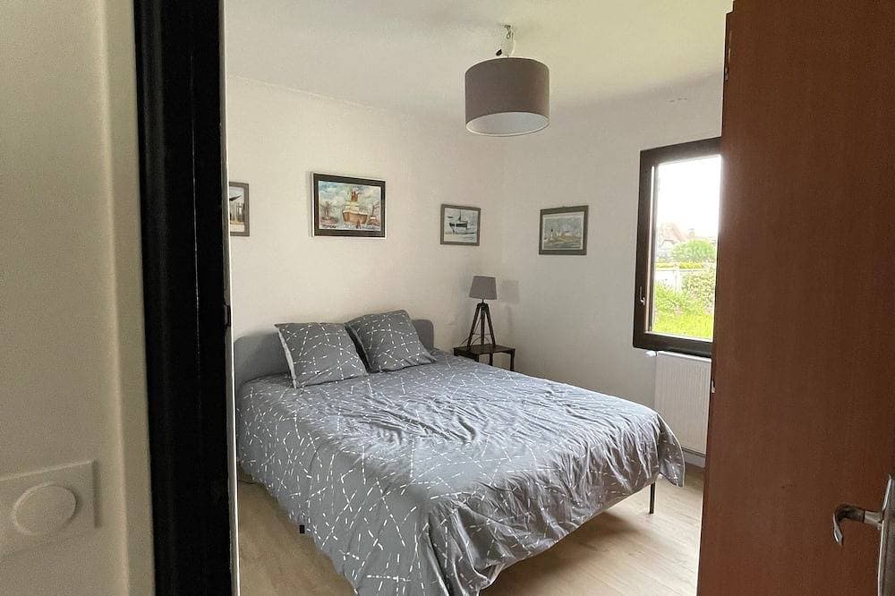 Foto 3 von 30: Maison Entièrement Rénovée Située à 50 Mètres de la mer Jardin 4 Chambres 2 Sdb