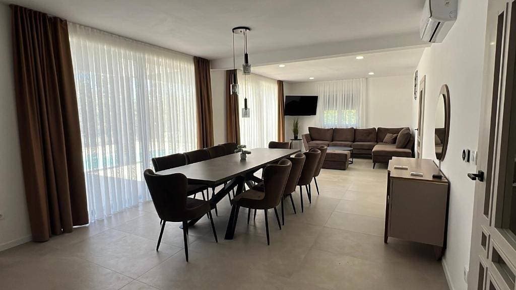 Foto 9 von 37: Luxury Villa Grey