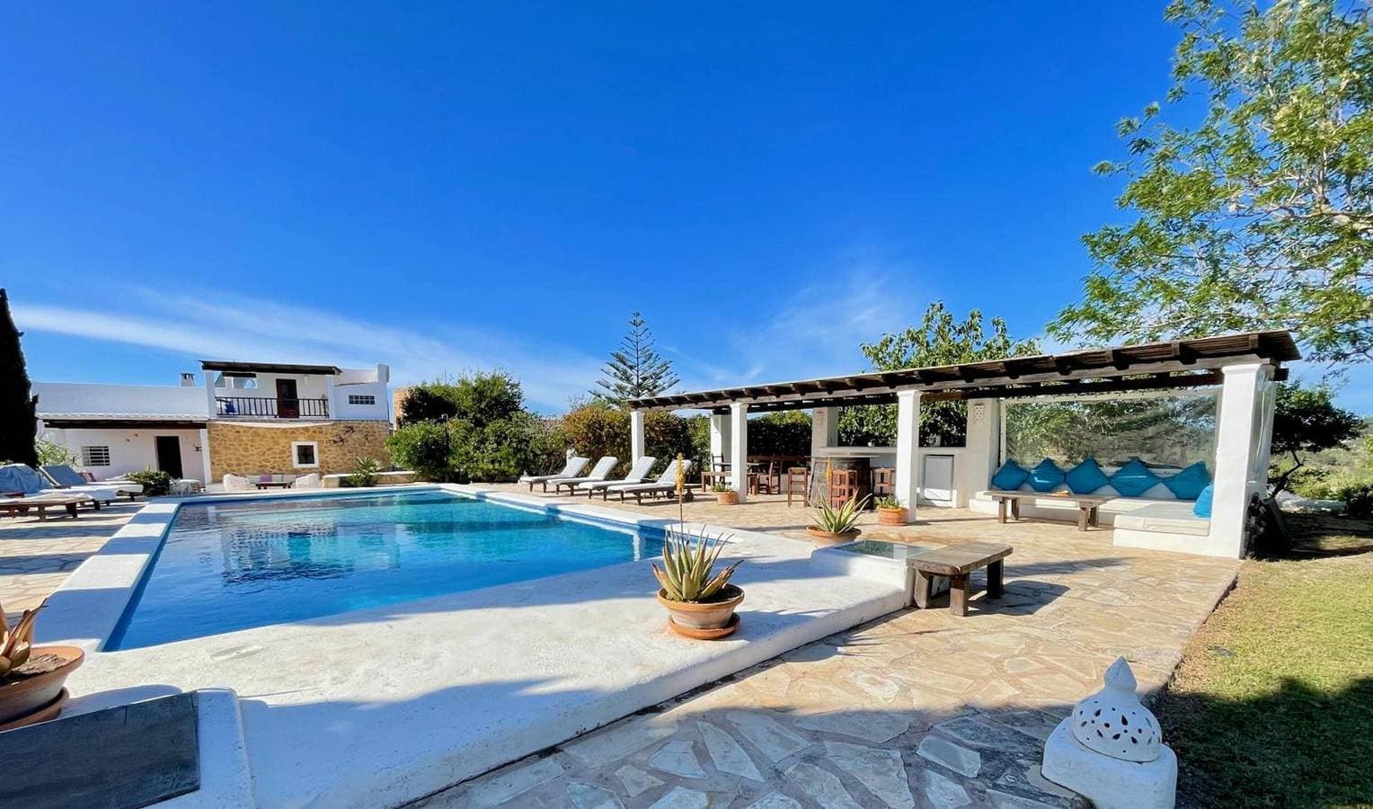 Foto 6 von 35: Villa „El Palau De Can Sergent“ mit Bergblick, WLAN und Klimaanlage