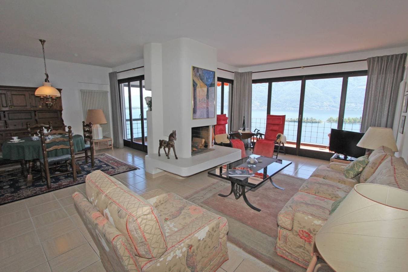Foto 5 von 10: Wohnung an erhöhter Lage mit herrlicher Panoramasicht auf den Brissagoinseln
