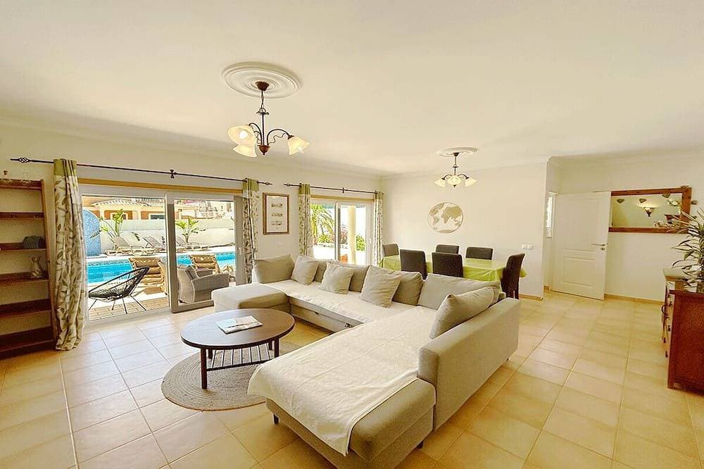 Foto 12 von 27: Villa Vista do Montanha - A Beautiful 3-Bedroom Retreat near Lagos and the Beach