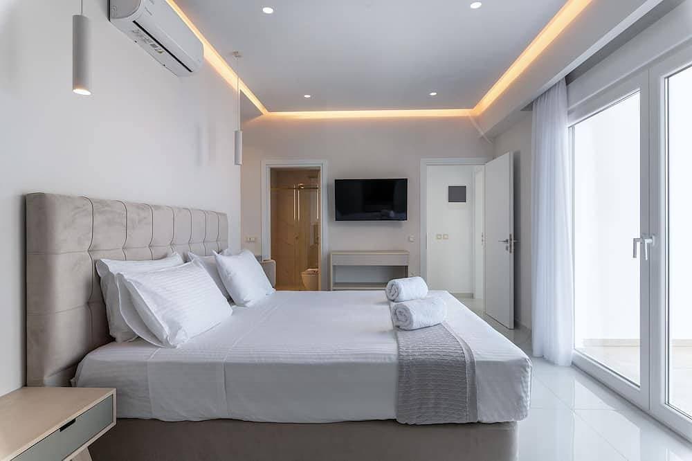 Foto 5 von 30: Seafront brand new luxury villa, heating pool -ideal for families, free transfer