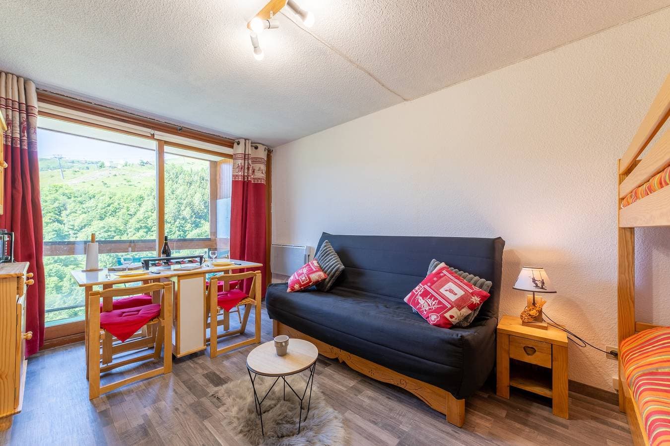 Foto 2 von 12: Ferienwohnung für 4 Personen mit Balkon