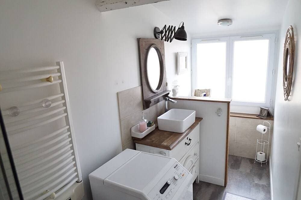 Foto 6 von 29: Apartment-Apartment-Ensuite mit Bad-Blick auf den Kanal