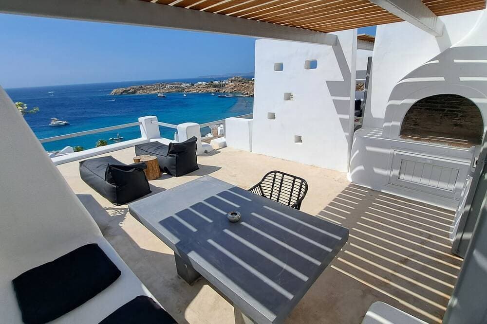 Studio with Clear Sea View, Shared Infinity pool, bar, gym, 4' from the beach 1