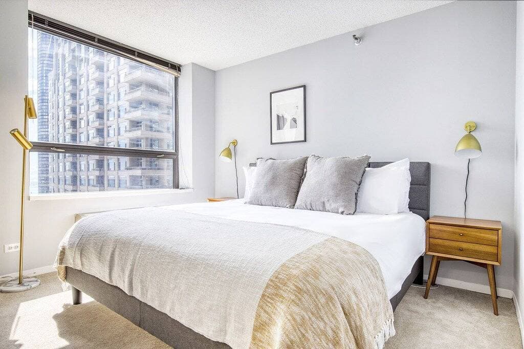 Foto 8 von 17: Elegantes Streeterville Studio mit Fitnessstudio, Pool, nahe Navy Pier, von Blueground
