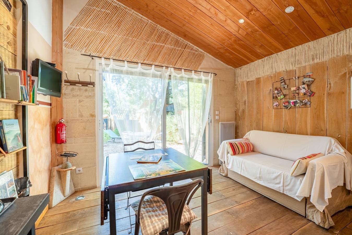 Foto 3 von 23: Ferienhaus 'La Poulido' mit privater Terrasse, privatem Garten und Wi-Fi