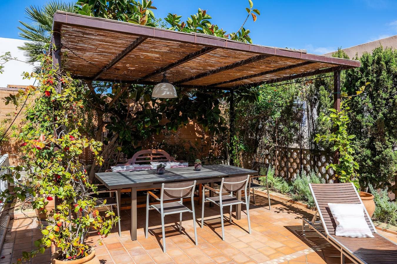 Foto 7 von 44: Großzügige Villa am Meer mit privatem Salzwasserpool