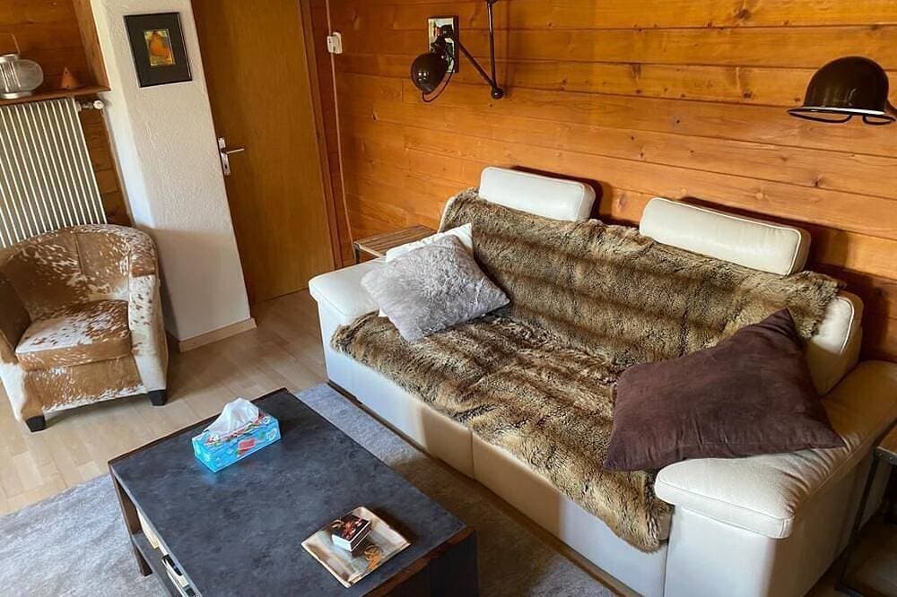Foto 4 von 19: Chalet ça me Suffit, mein kleines Paradis -Aussen : kleines 2-stöckiges Chalet für 2 Personen am Anf