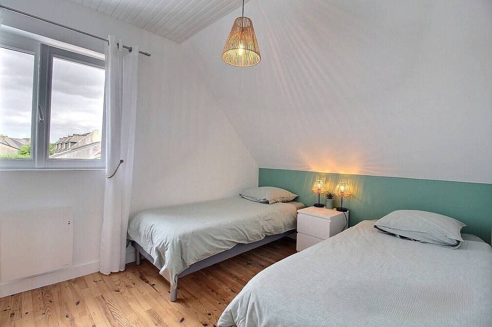 Foto 7 von 30: Nur einen Steinwurf vom Strand entfernt. Haus komplett renoviert 2020, Schlafplätze für 6-8.