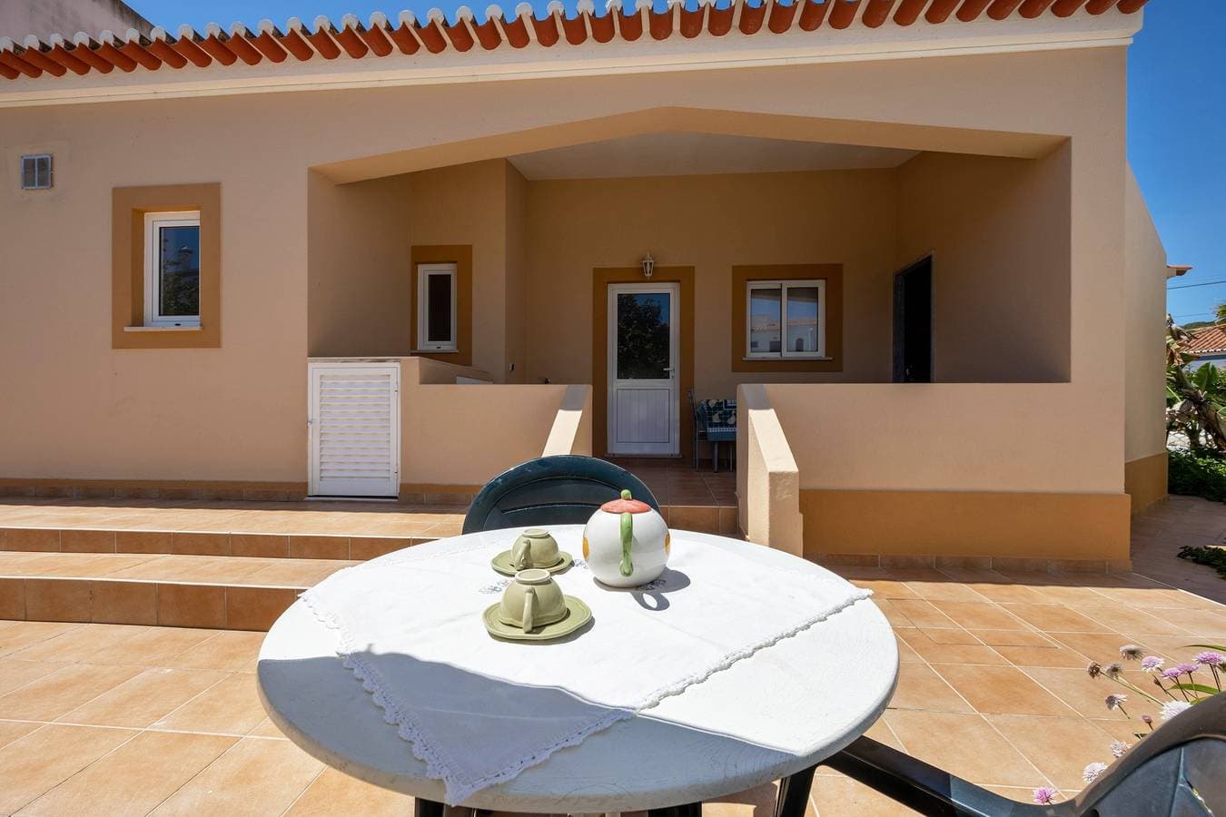 Foto 4 von 26: Ferienhaus Casa Bege T1 mit gemeinschaftlich Pool und Garten, Terrasse & Wi-Fi