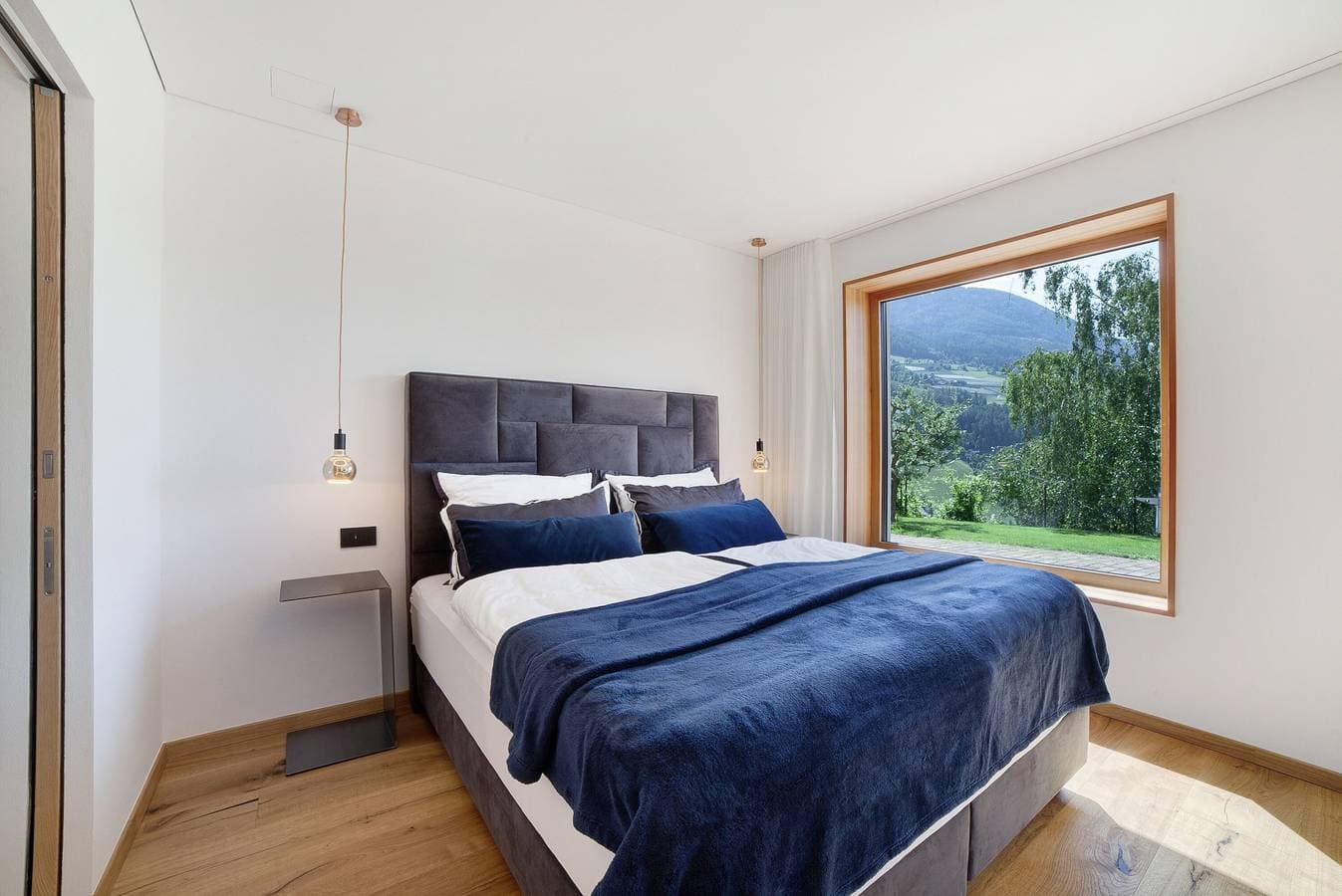 Foto 7 von 25: Ferienwohnung "Alivo Living Apartment Aurora" mit Bergblick & Garten