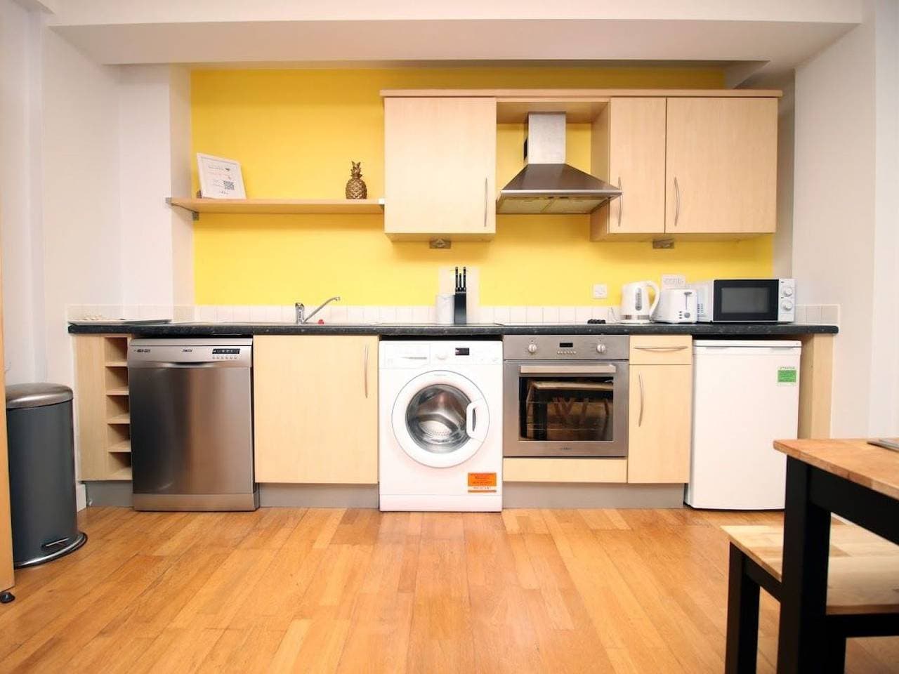 Foto 4 von 19: Zentrale Wohnung Bristol, 2 Betten, Balkon, Wi-Fi