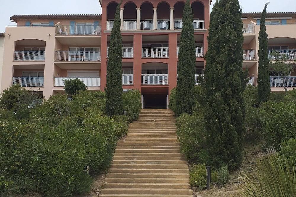 Foto 6 von 21: Apartment Le Hameau des Issambres, sea view of the Gulf of St Tropez