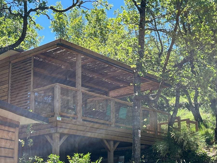 Foto 11 von 56: Camping Le Luberon | Pausado - Bungalow 4 personen - Cottage Capucine 4p Ohne Sanitären