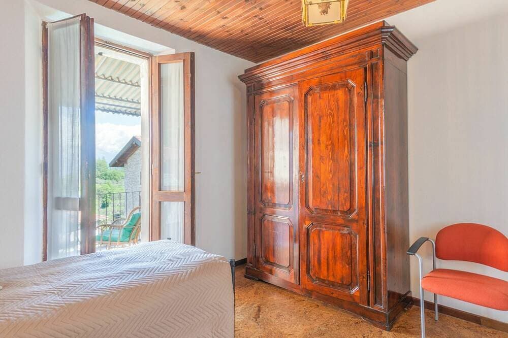 Foto 11 von 30: Schönes alleinstehendes Ferienhaus mit  W-Lan, privatem Pool, TV, Terrasse und Haustiere erlaubt