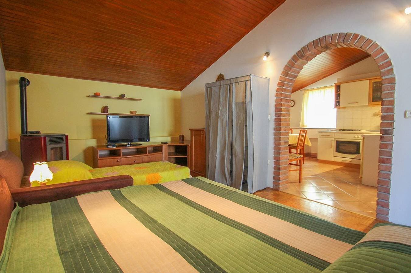 Foto 12 von 22: Bezauberndes Studio direkt in der Altstadt und am Meer gelegen mit Kamin und Balkon