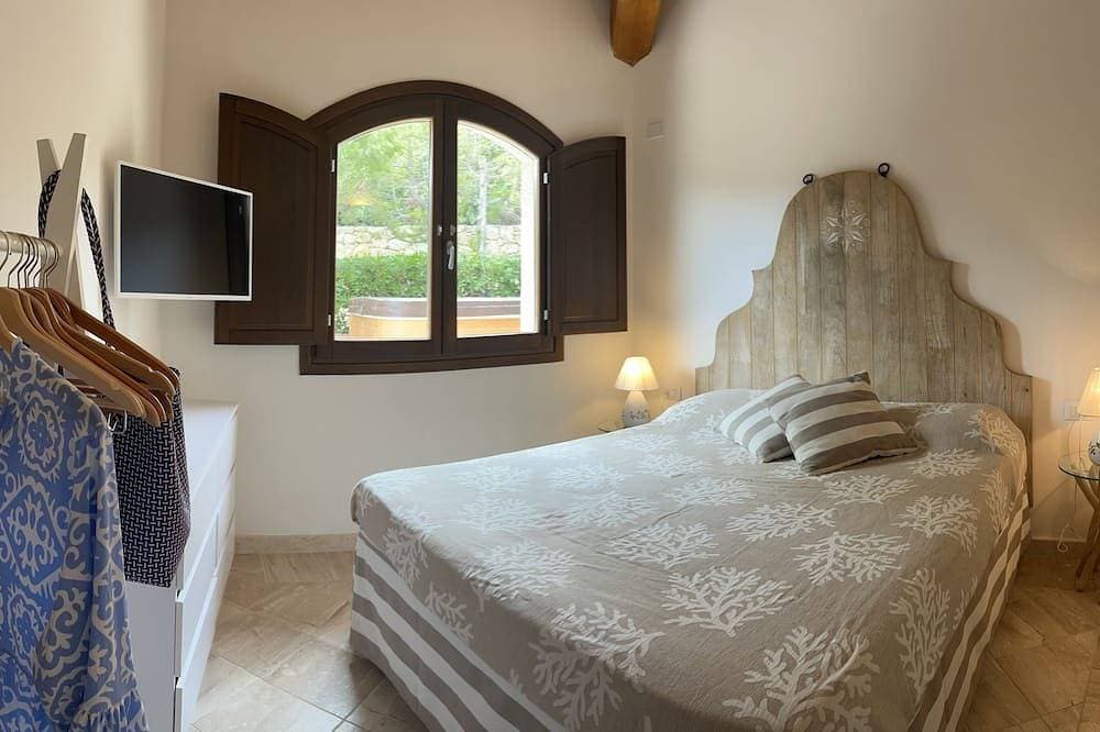 Foto 2 von 30: Exclusive with big garden, view on Molara Island, walking distance from the sea