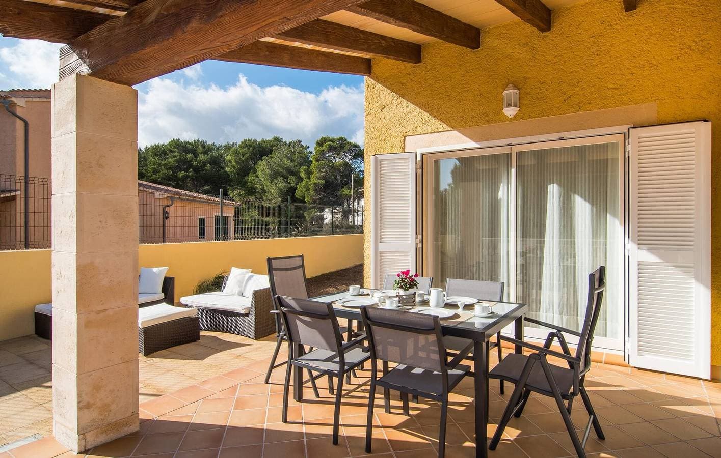 Foto 9 von 36: Rückzugsort am Meer mit Pool und Terrasse bei Cala Mitjana