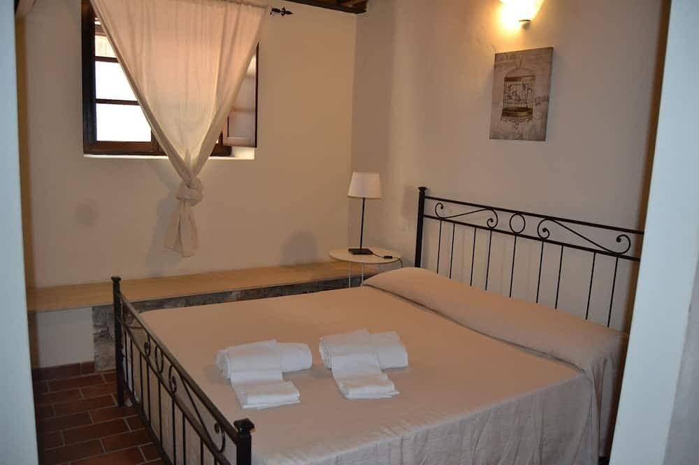 Foto 3 von 30: Wohnung mit Balkon im mittelalterlichen Dorf mit Swimmingpool, Tennis, auf dem Land in der Nähe des Meeres und Dienstleistungen