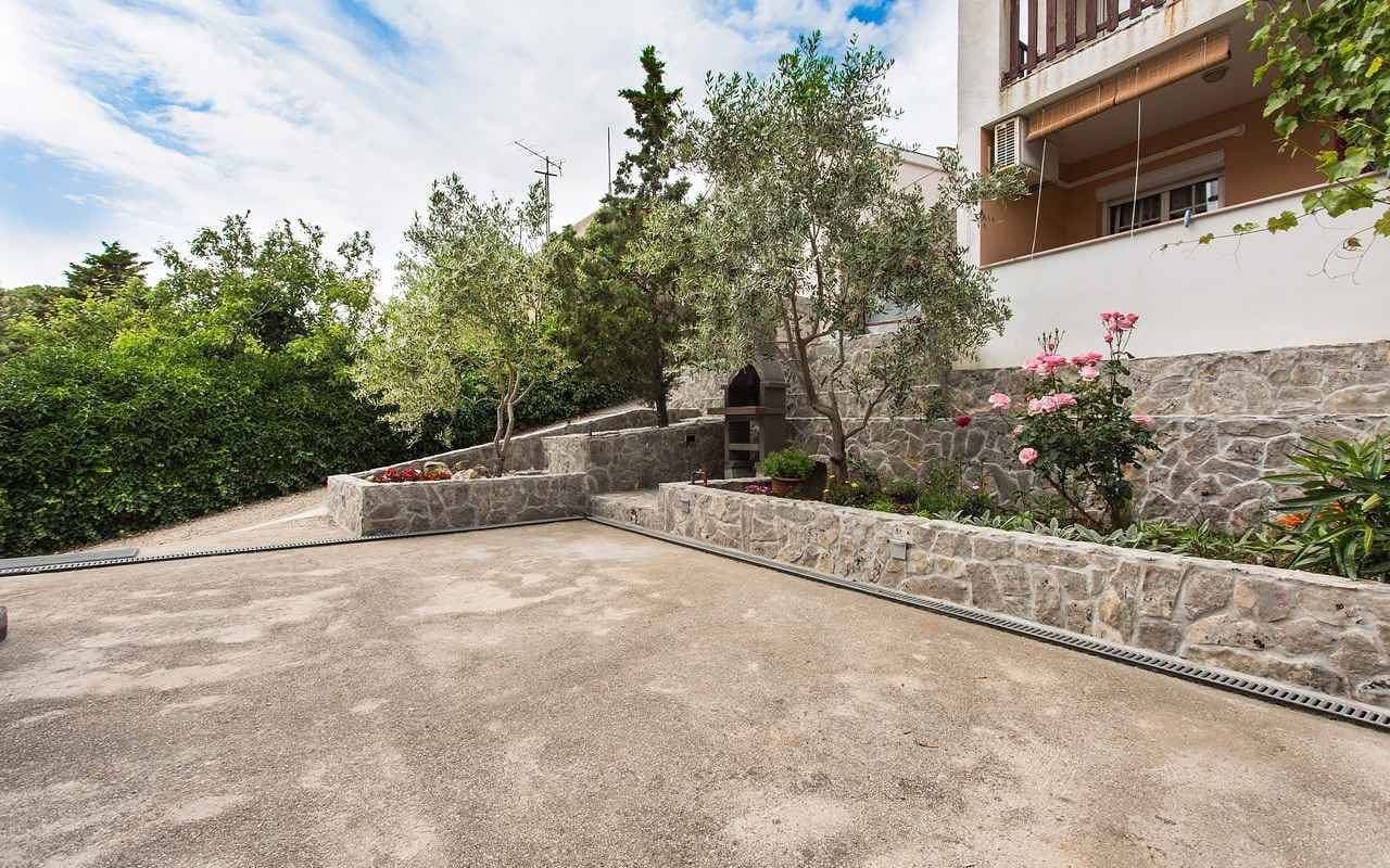 Foto 9 von 31: Ferienwohnung mit Klimananlage und Terrasse