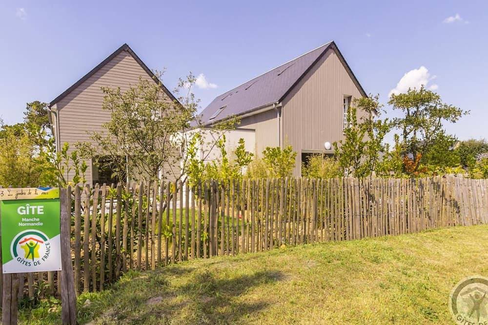 Foto 12 von 17: Zeitgemäßes Haus in Portbail - Privater Garten und Internet Inklusive