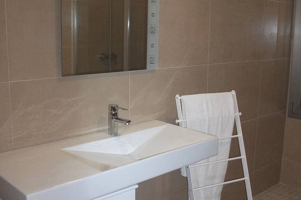 Foto 7 von 30: Neue Villa in Cala Pi. Privater Pool Strand und Abstieg zum Meer. Parken