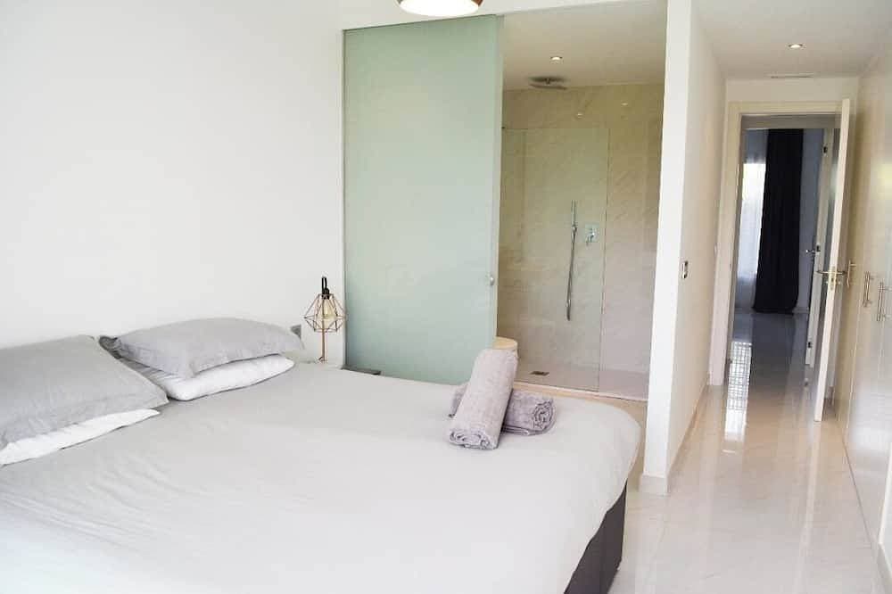 Foto 5 von 21: 10 mins from Puerto Banus, On the new golden mile - luxury gated community