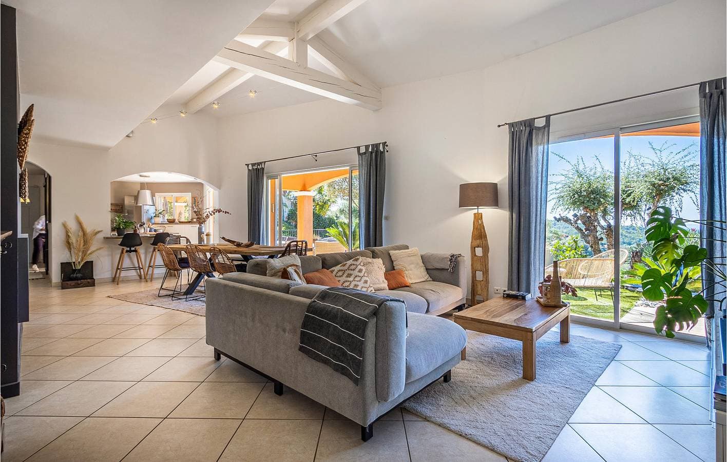 Foto 4 von 25: Apartment mit Meerblick, Parkplatz, Pool und Terrasse