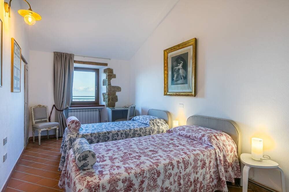 Foto 3 von 30: Trilocale Casa nel Castello
