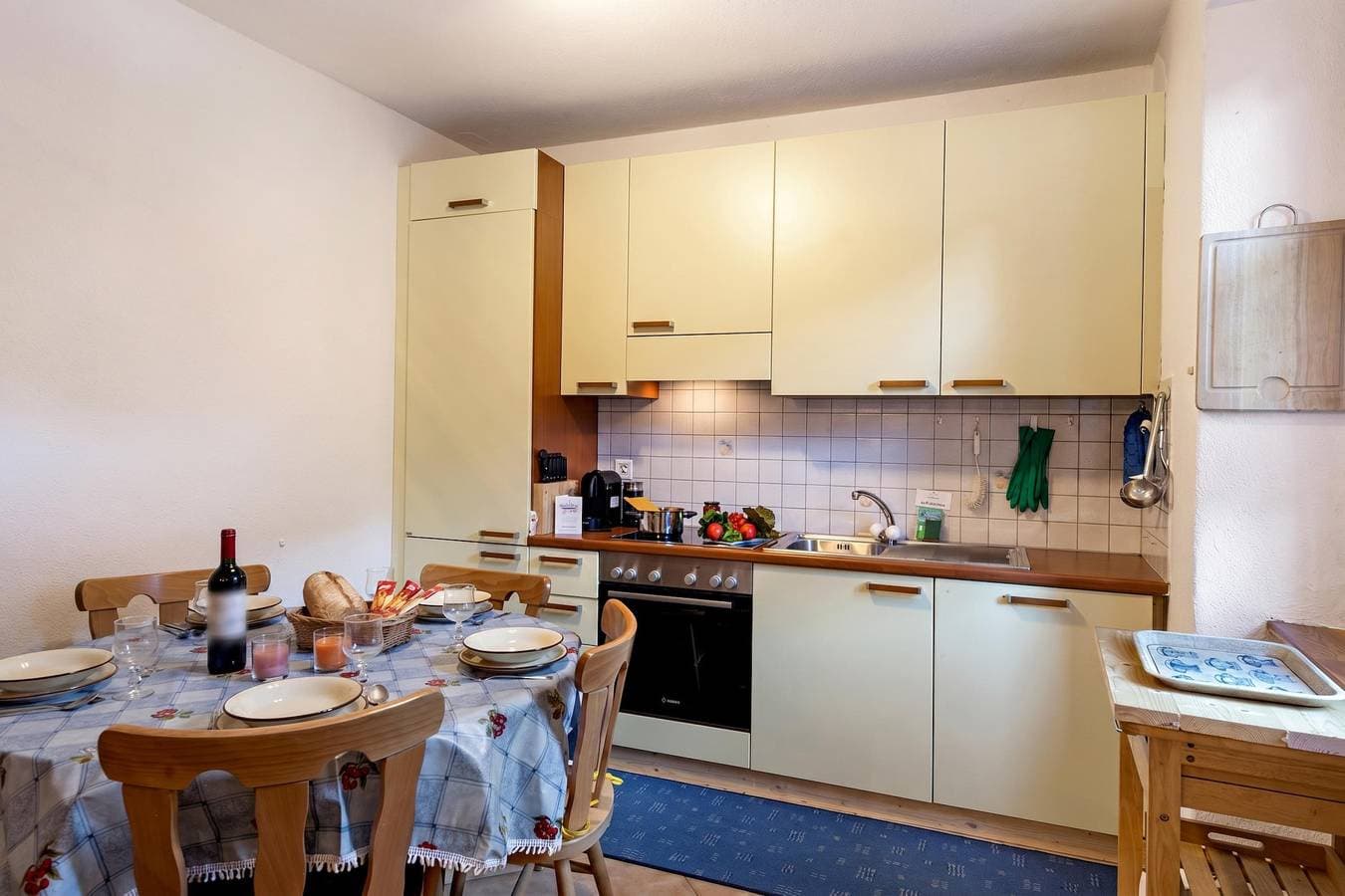 Foto 4 von 31: Casa Lara: Cosy Alpine Home Near Lugano + Garden (Sleeps 5)