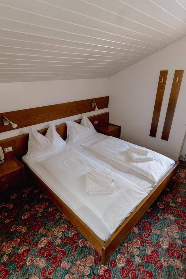 Foto 8 von 9: Budget Double Room