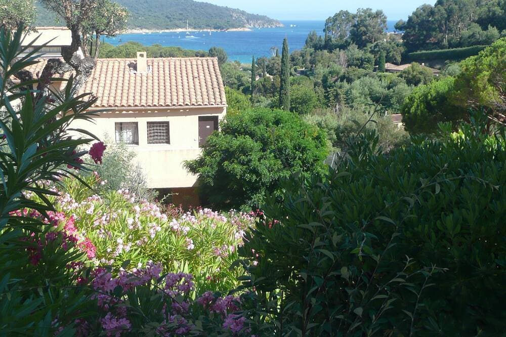Foto 8 von 30: T2 idyllischen Halbinsel von St. Tropez: Sonne, das Meer, die Strände und Buchten zu Fuß.