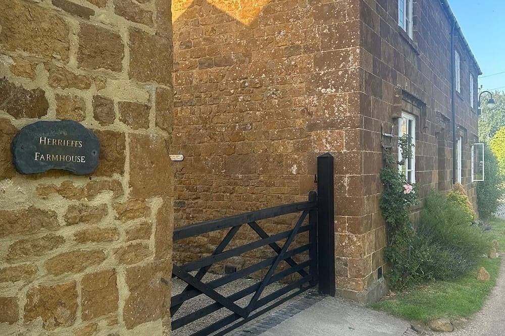 Foto 9 von 12: Cosy Period Cottage im unberührten Dorf am Rande der Cotswolds