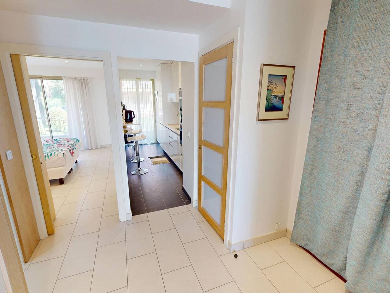 Foto 9 von 17: Geräumiges renoviertes 2P mit Meerblick, Terrasse und Garage