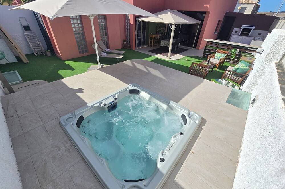 Oasis House 1
