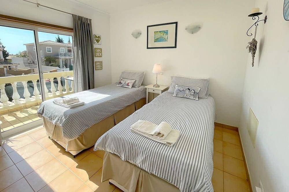 Foto 5 von 27: Villa Vista do Montanha - A Beautiful 3-Bedroom Retreat near Lagos and the Beach