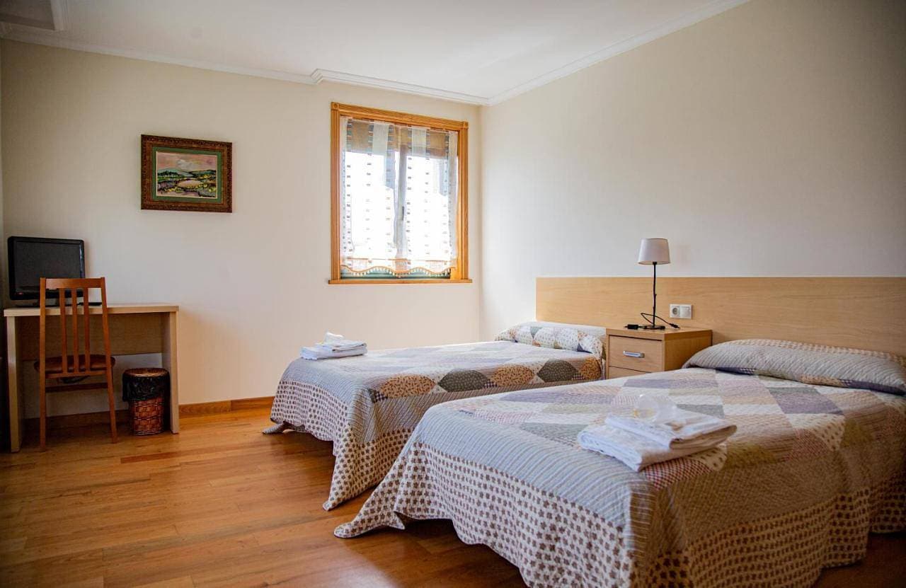 Foto 7 von 8: Standard Twin Room with Shared Bathroom