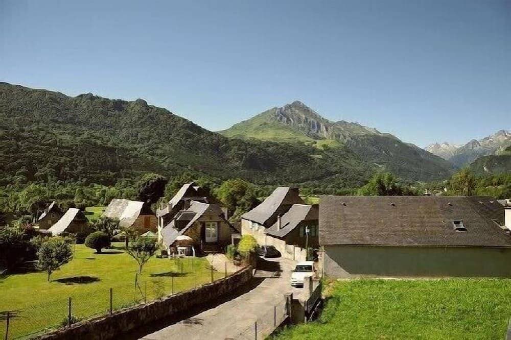 Foto 10 von 22: Unterkunft in authentischen Scheune im Herzen des Tales dAzun, Blick auf die Berge