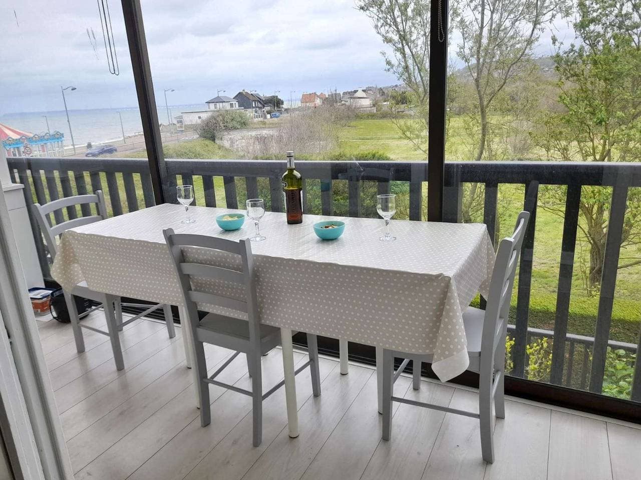 Foto 8 von 15: Renovierte 2-Zimmer-Wohnung mit Meerblick-Loggia und Parkplatz in Villers-sur-Mer