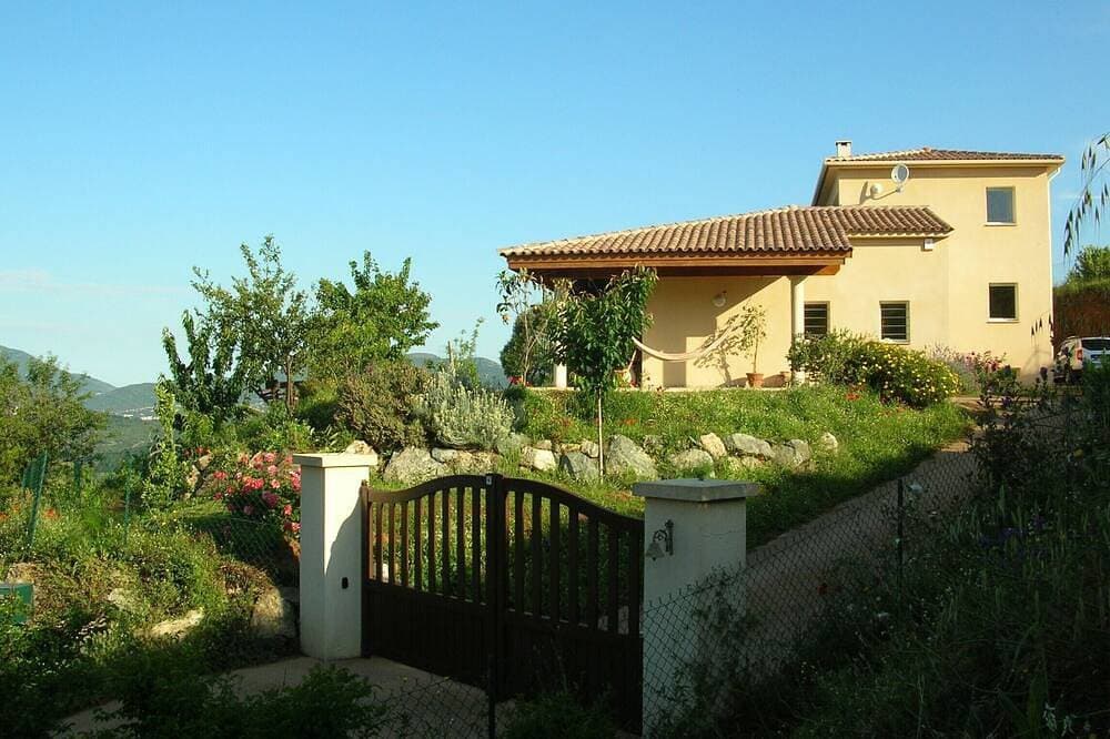 Foto 4 von 21: Wunderb. Studio Blick auf Meer mit Garten ebenerdig zur neuen Villa auf d.Lande