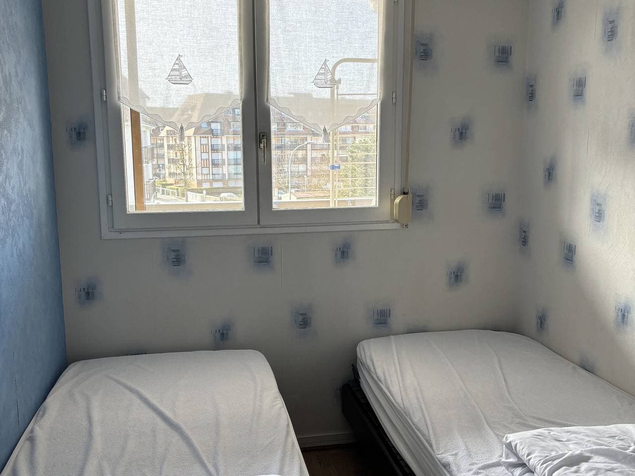 Foto 10 von 16: 2-Zimmer-Wohnung mit Meerblick-Loggia und Parkplatz, Strandnah