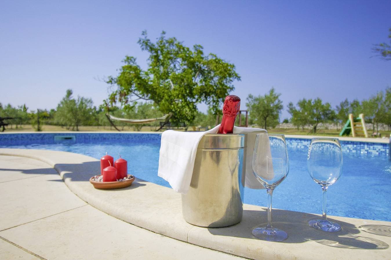Foto 11 von 28: Ferienhaus Šalvela * 11000 m2 Grundstück, Garten, privater Pool, WLAN